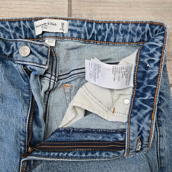 Abercrombie & Fitch The Mom High Rise Jeans Women's Destroyed Knee Raw Hem 28/6 - Picture 6 of 8